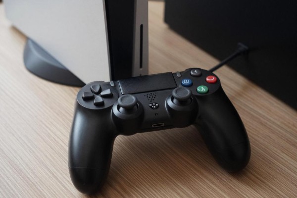 PS4手柄连接主机要怎么做